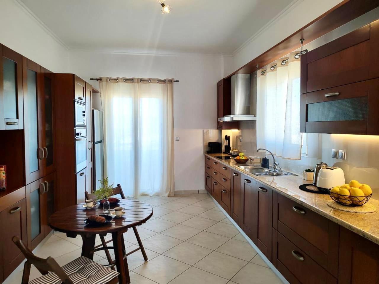 Theasis Apartments Adamantas Exterior photo