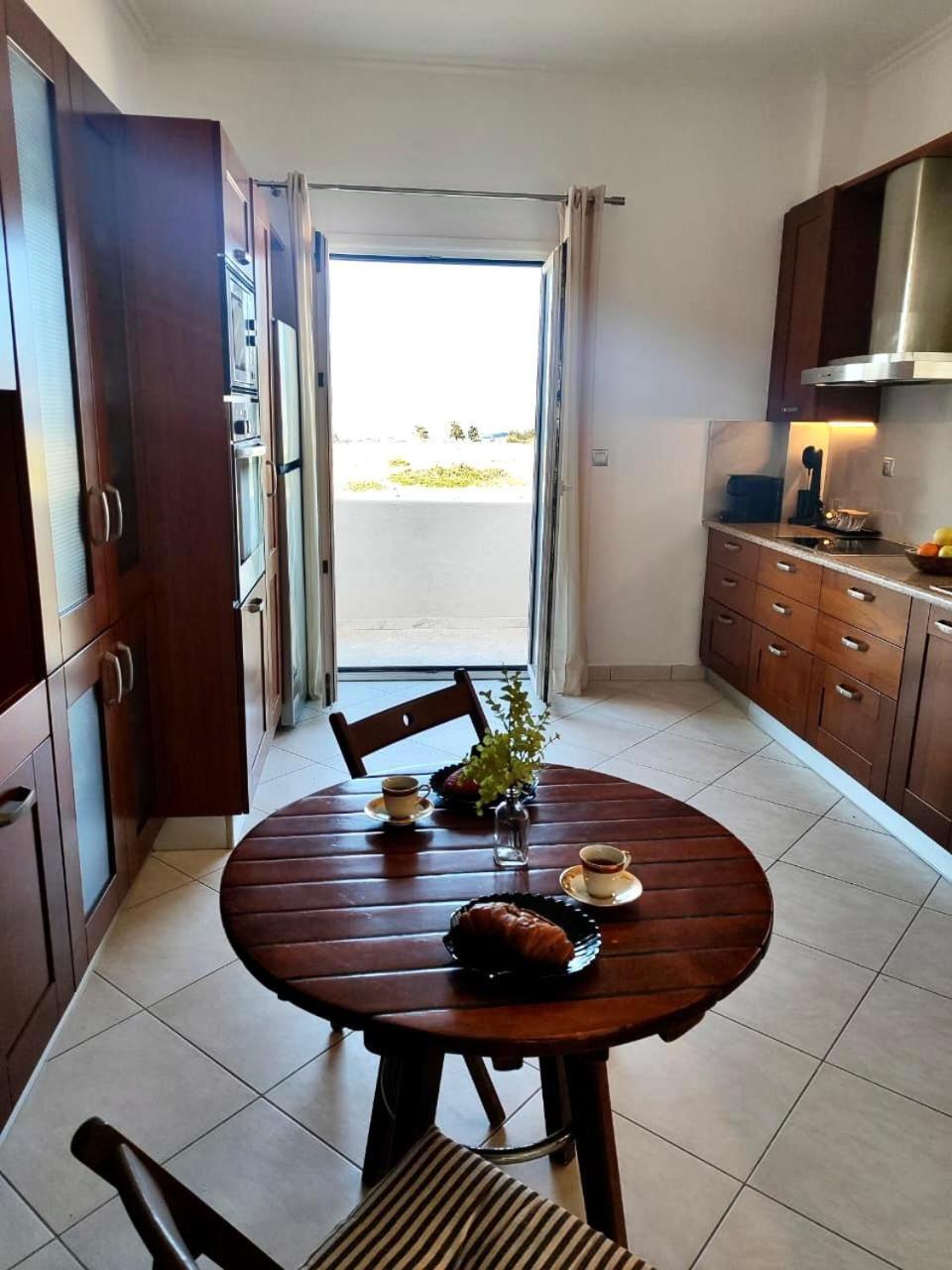 Theasis Apartments Adamantas Exterior photo