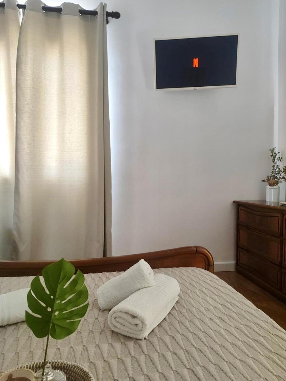 Theasis Apartments Adamantas Exterior photo